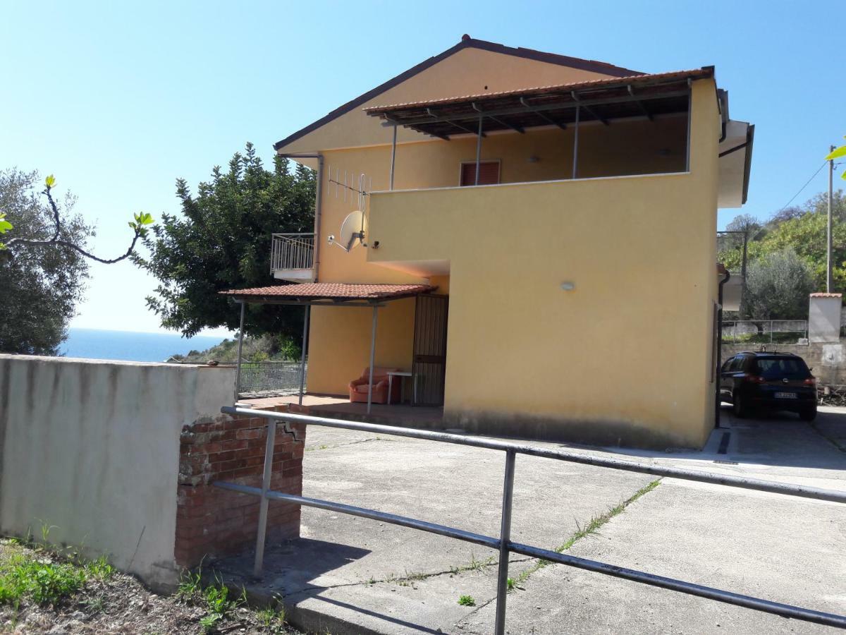 Casa Vacanze Maria Vienna Полліка Екстер'єр фото